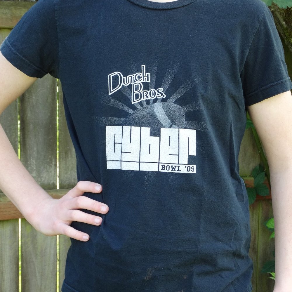 Dutch Bros TShirt Cyber Bowl 09 Mens L